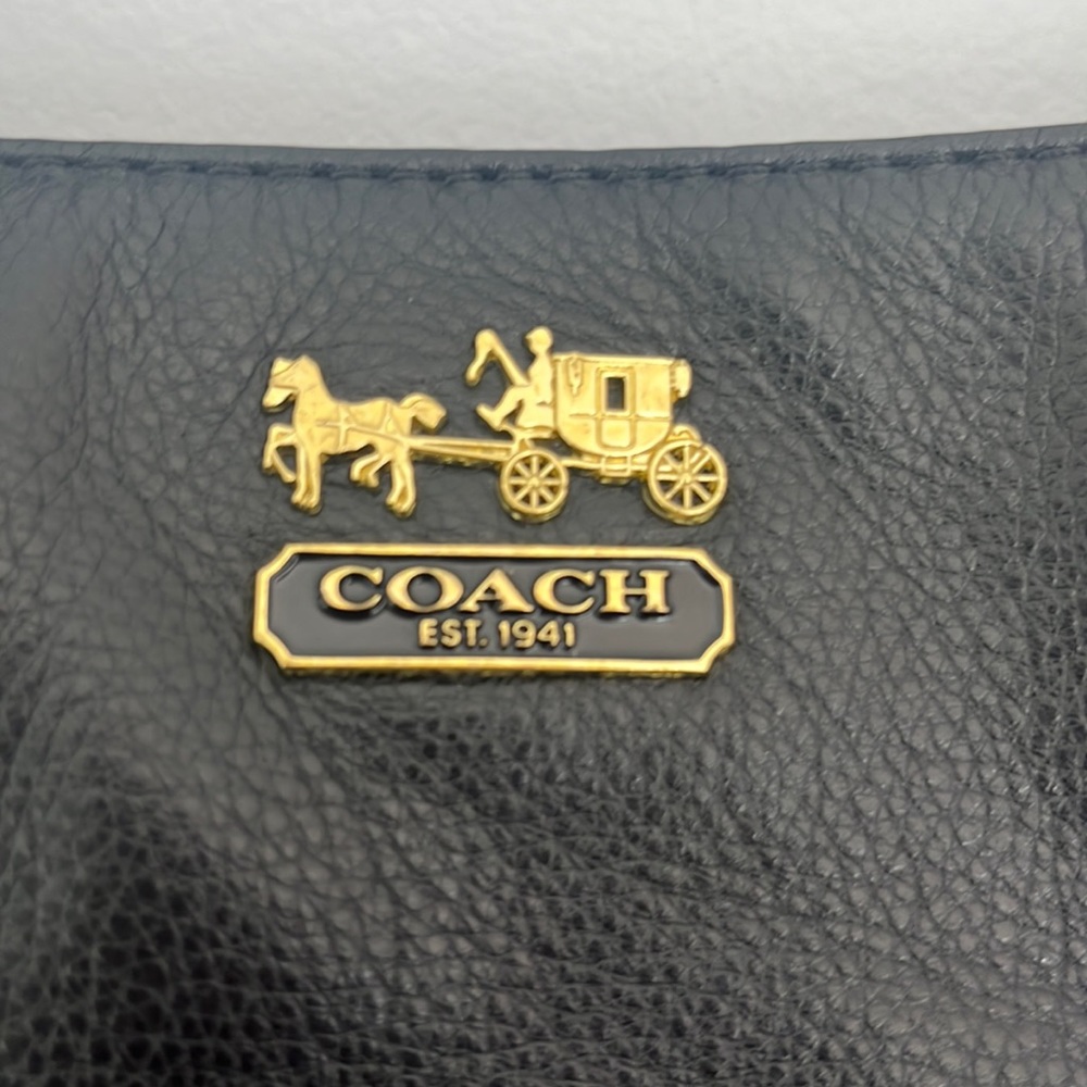 Coach Madison Shoulder Bag Authentic - Picture 2 of 7